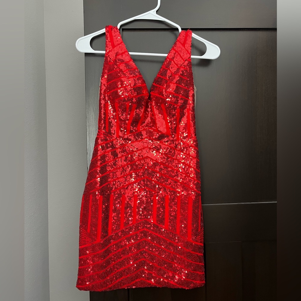 red homecoming dress only worn once